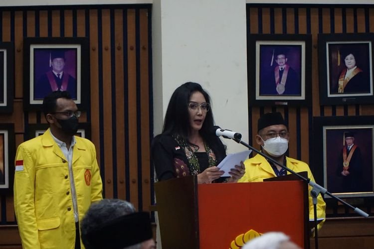 Rieke Diah Pitaloka Sidang Doktoral UI