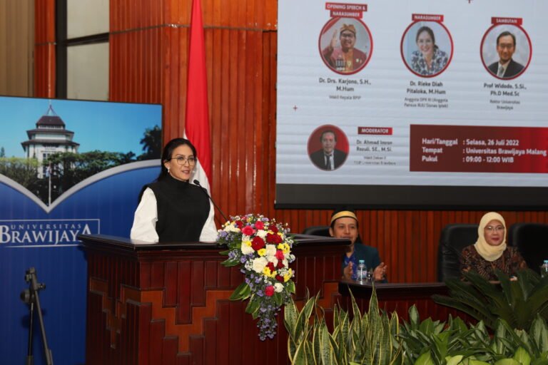 Rieke Diah Pitaloka dan SisnasIptek 1