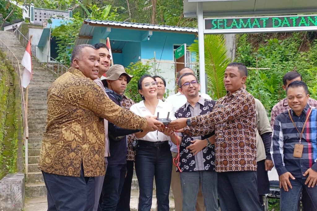 Rieke Diah Pitaloka di Desa Wukir Sari